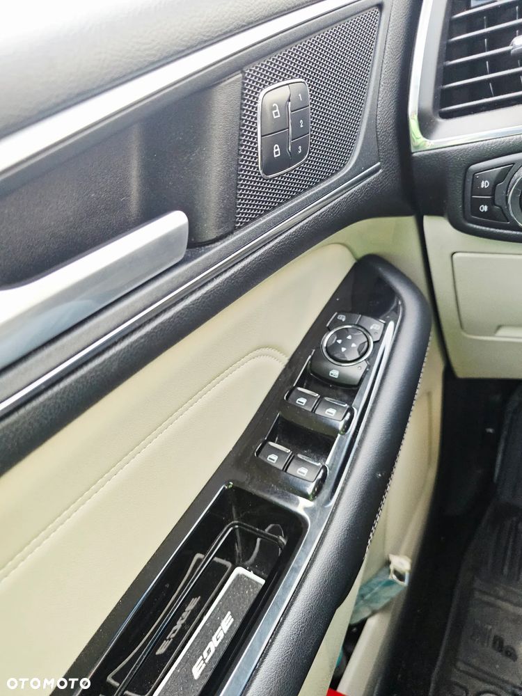 Ford Edge - 16