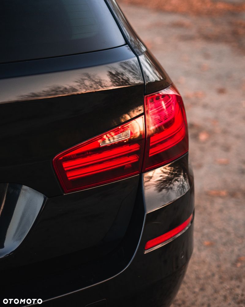 BMW Seria 5 525d xDrive - 9