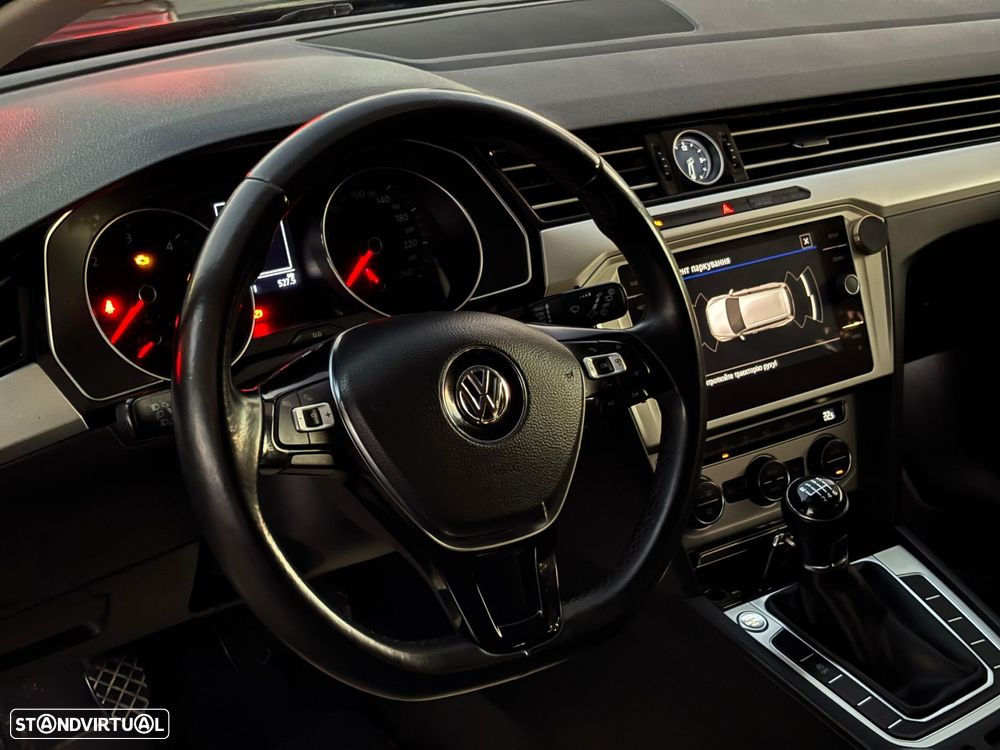 VW Passat Variant 1.6 TDI Confortline - 14