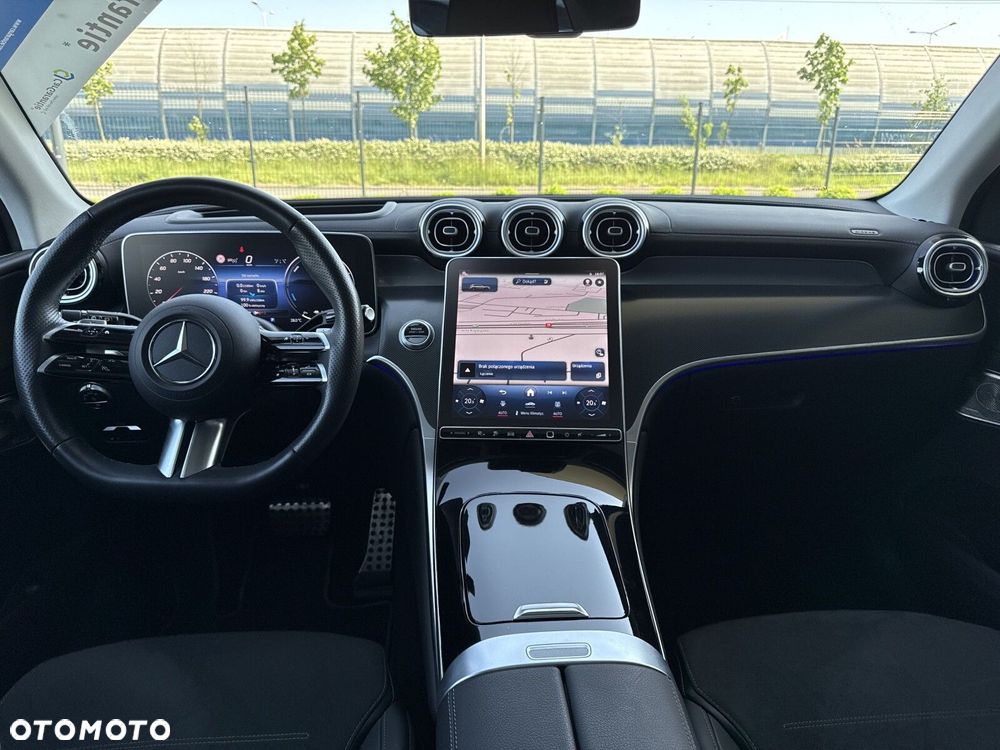Mercedes-Benz GLC - 12