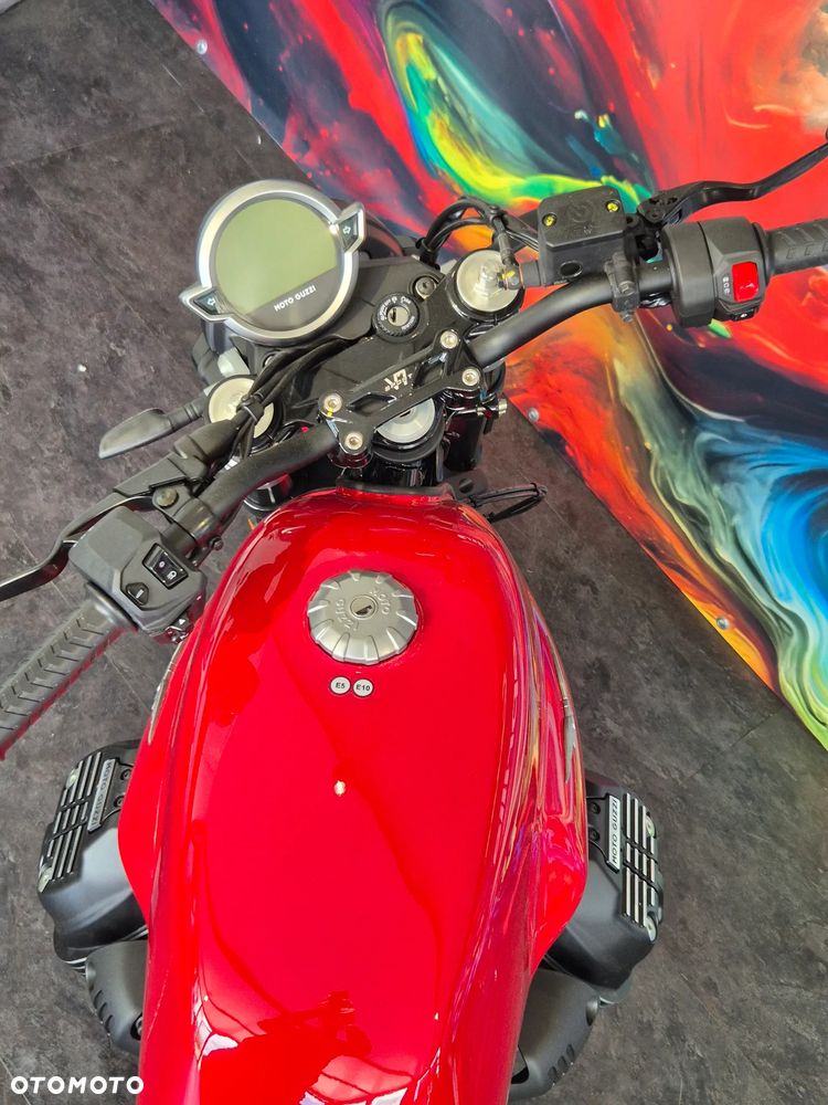 Moto Guzzi V7 - 9