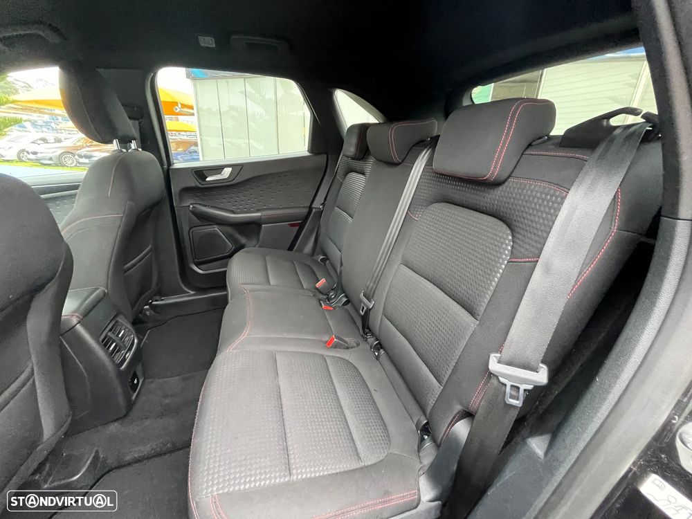 Ford Kuga 2.5 FHEV ST-Line - 52