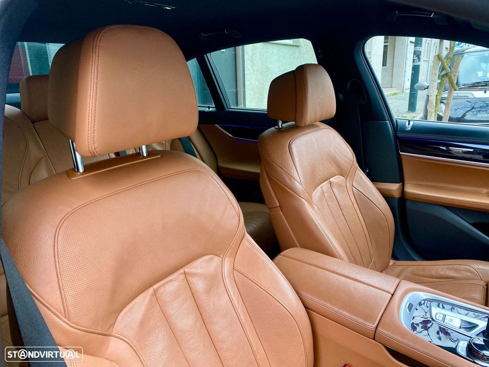 BMW 750 d xDrive Pack M Auto - 26