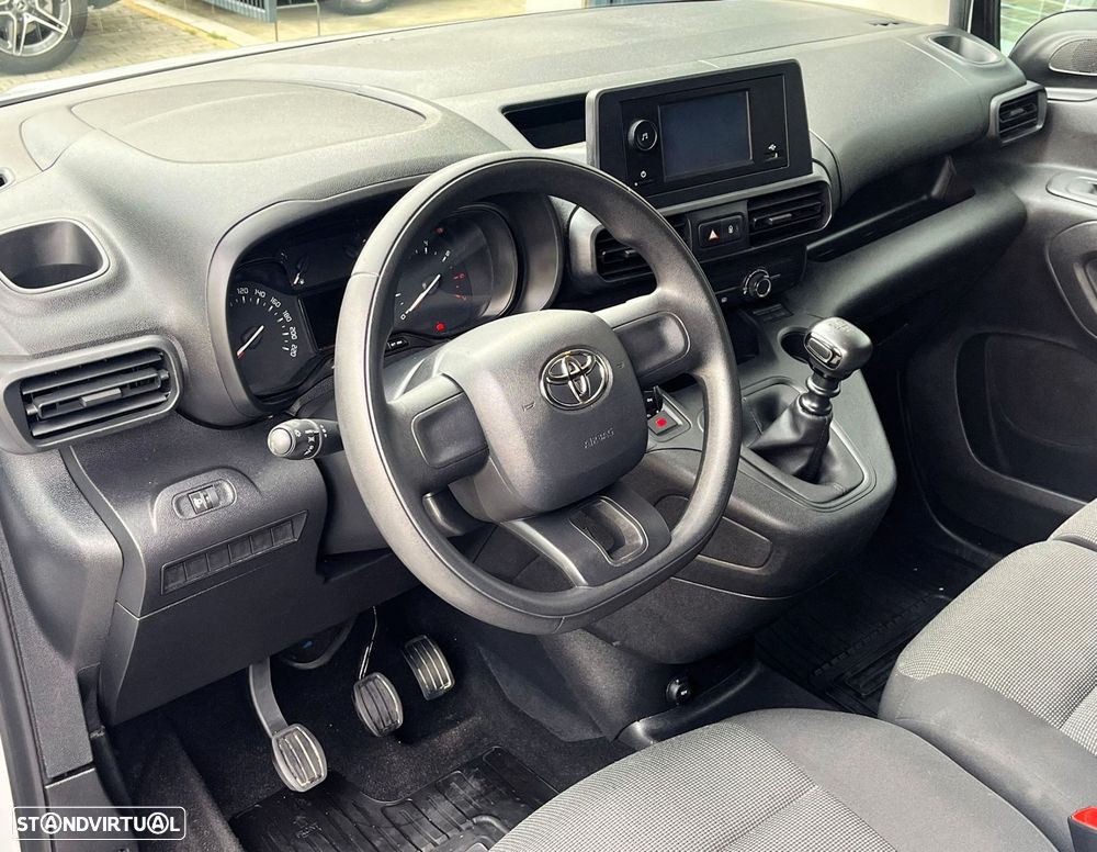 Toyota Proace City 1.5D L2h2 Longa Nacional - 36