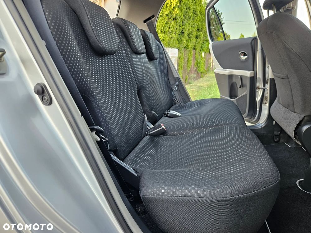 Toyota Yaris 1.33 Prestige - 24