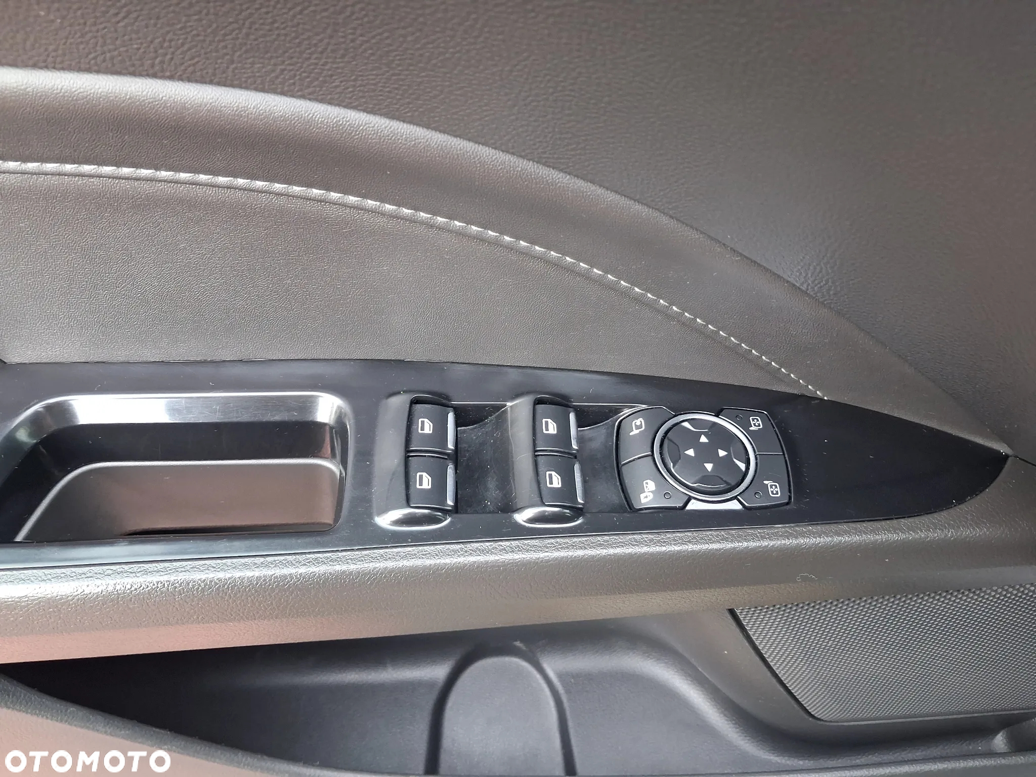 Ford Mondeo 2.0 EcoBlue Titanium - 28