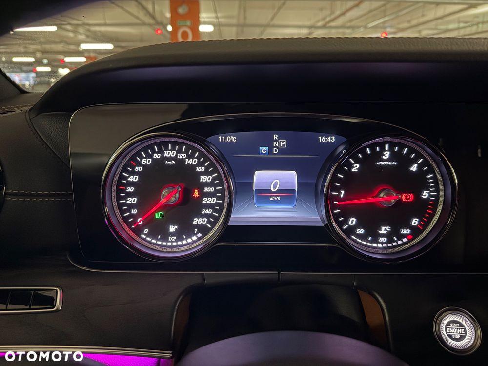 Mercedes-Benz Klasa E 220 d 4-Matic 9G-TRONIC - 11