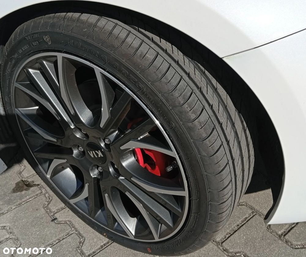 Kia Ceed 1.6 T-GDI GT-Track - 14