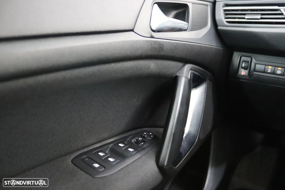 Peugeot 308 SW 1.2 PureTech Allure EAT6 - 11