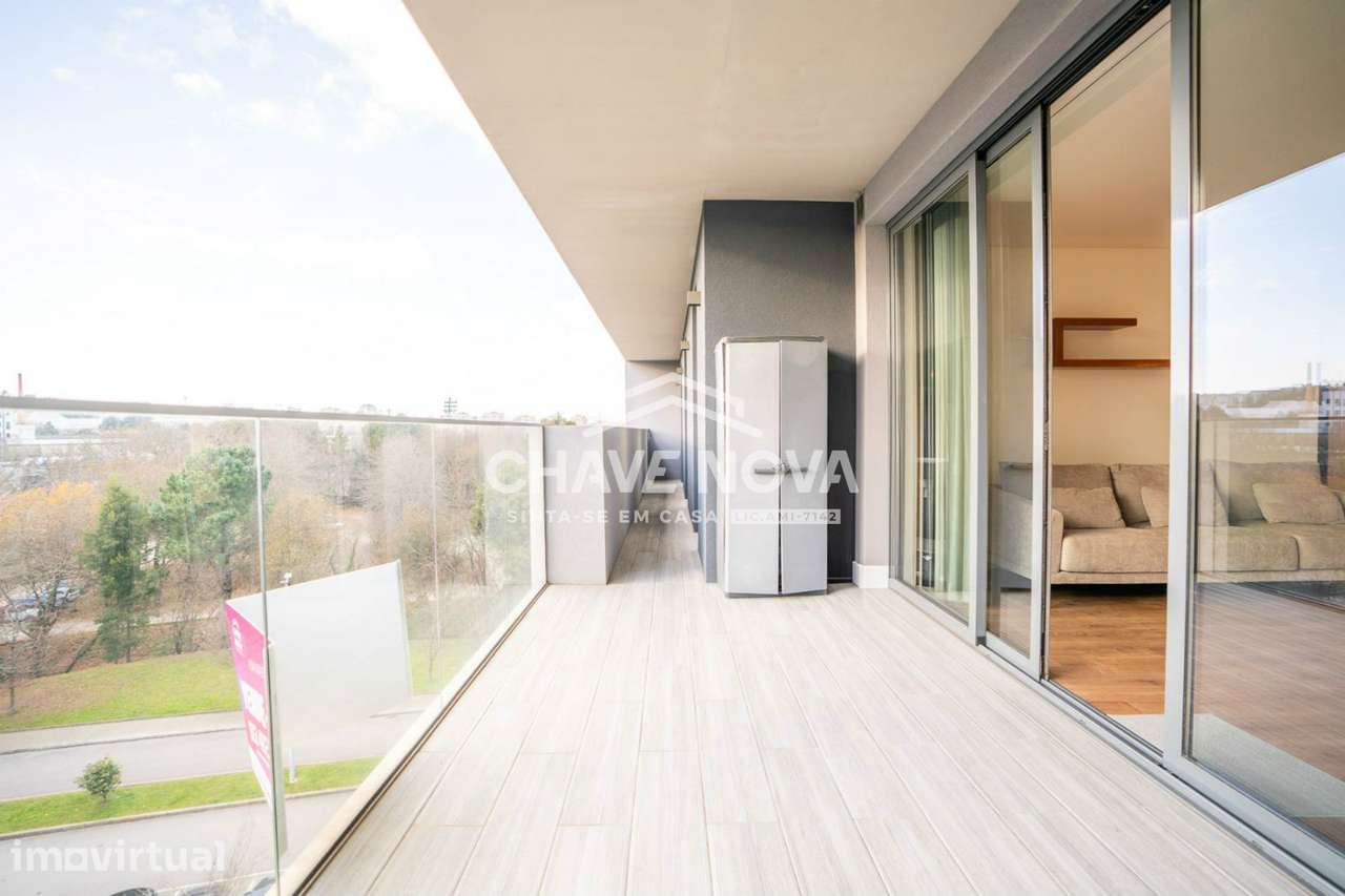 T3 c/ Varanda e Lugar de Garagem em Oliveira do Douro - Grande imagem: 4/21