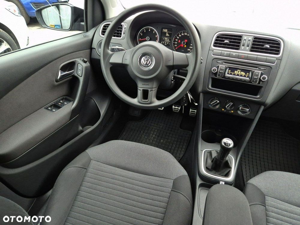 Volkswagen Polo 1.4 Comfortline - 25