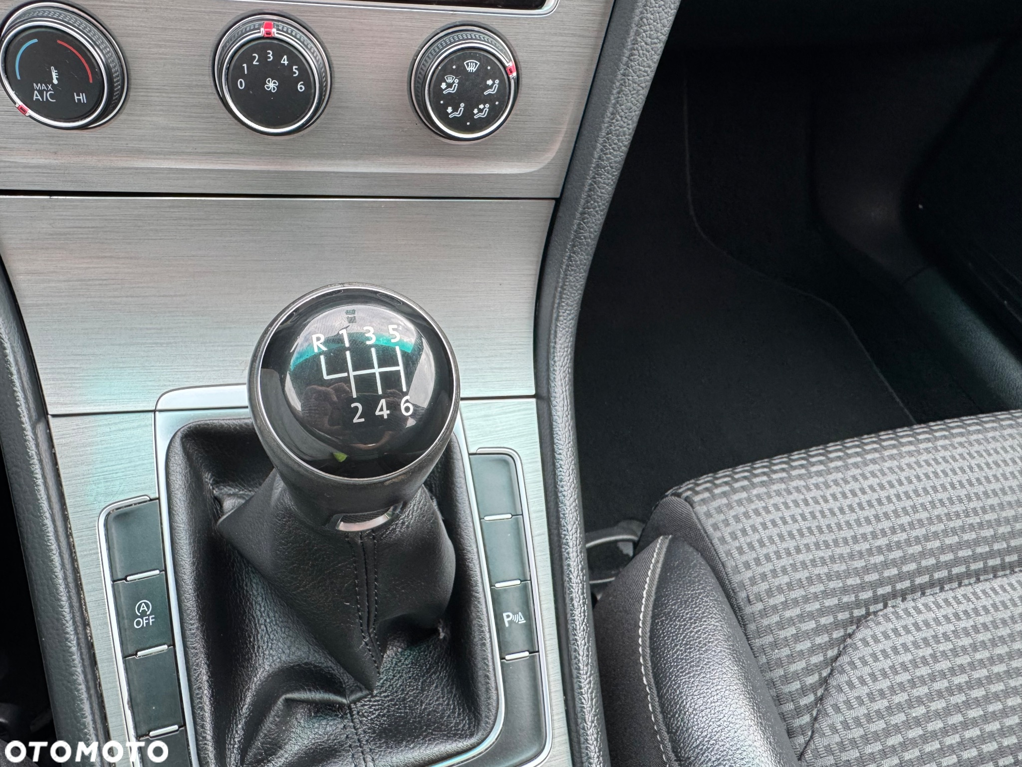 Volkswagen Golf 2.0 BlueTDI Highline - 9