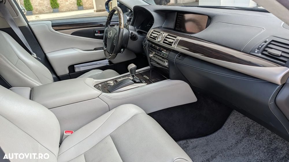 Lexus Seria LS - 10