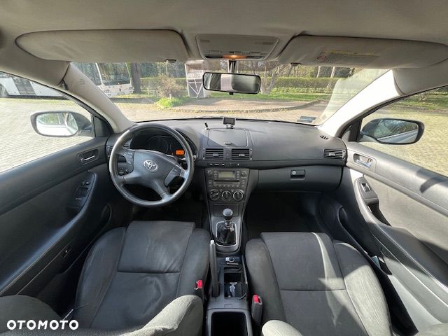 Toyota Avensis 2.0 D-4D Luna - 6