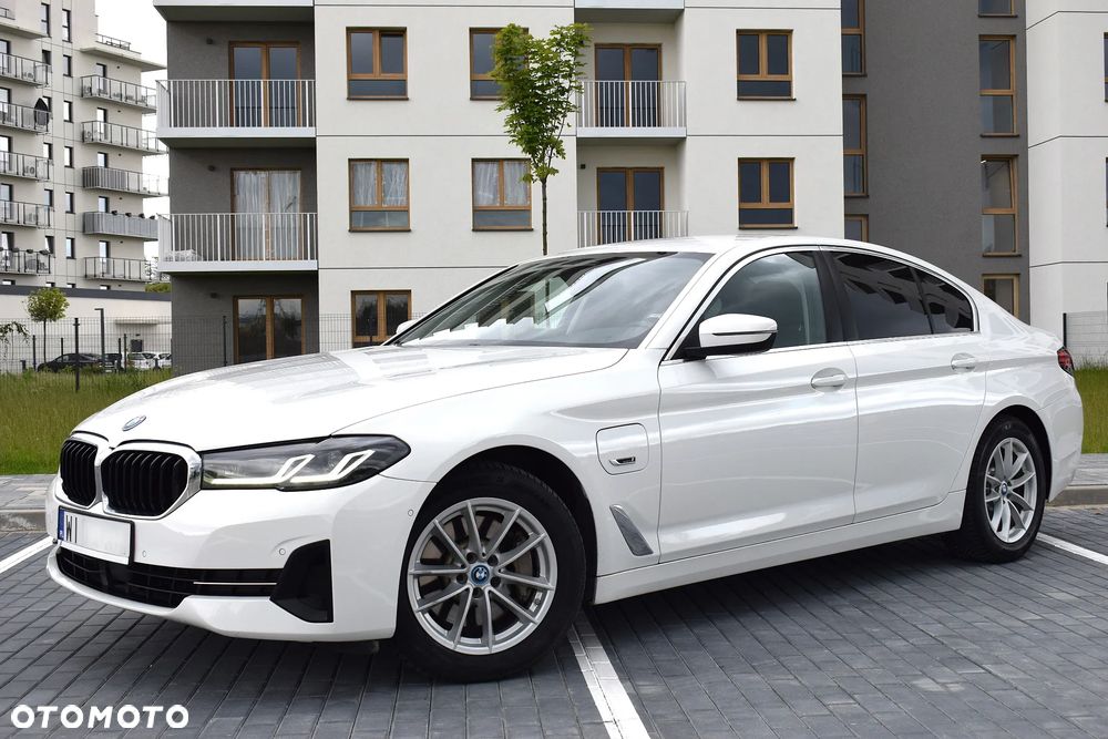 BMW Seria 5 530i xDrive mHEV sport - 16