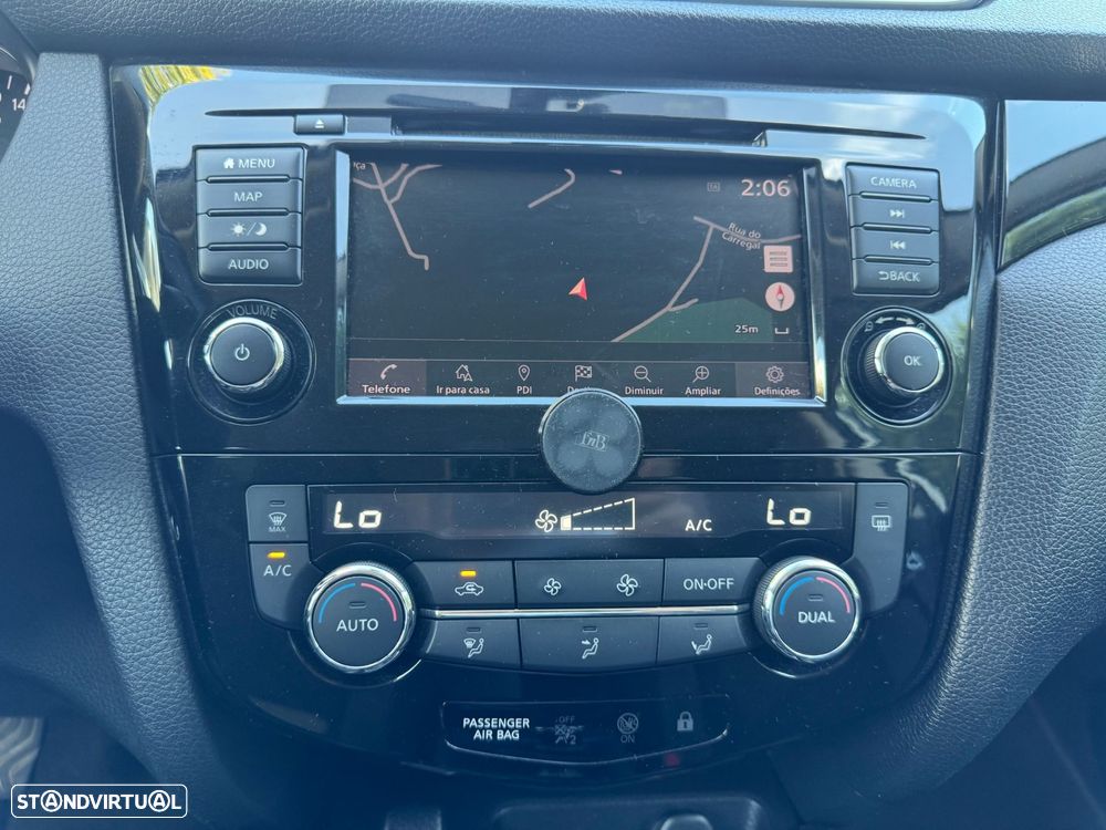 Nissan Qashqai 1.5 dCi N-Connecta J18+Led - 18