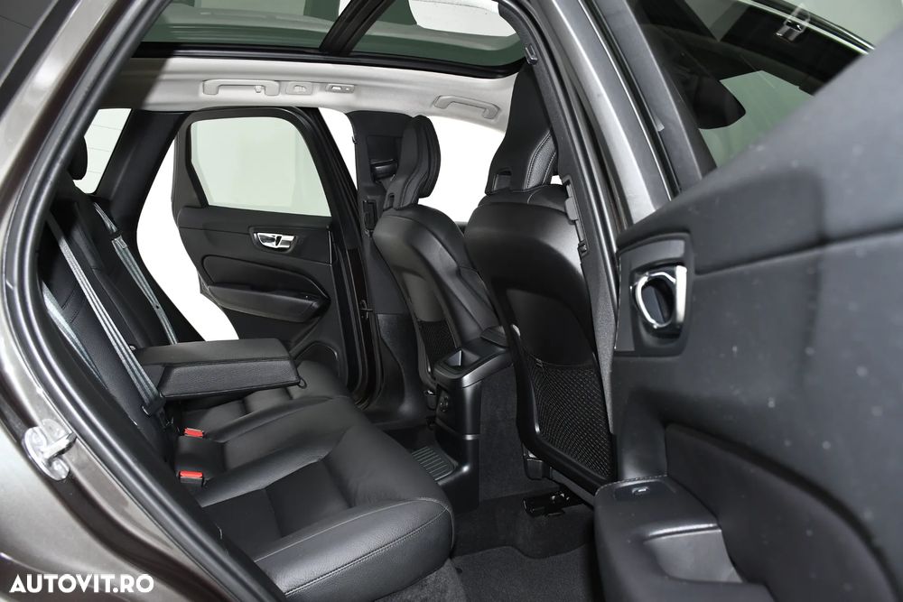 Volvo XC 60 T6 AWD Recharge Geartronic Inscription - 13