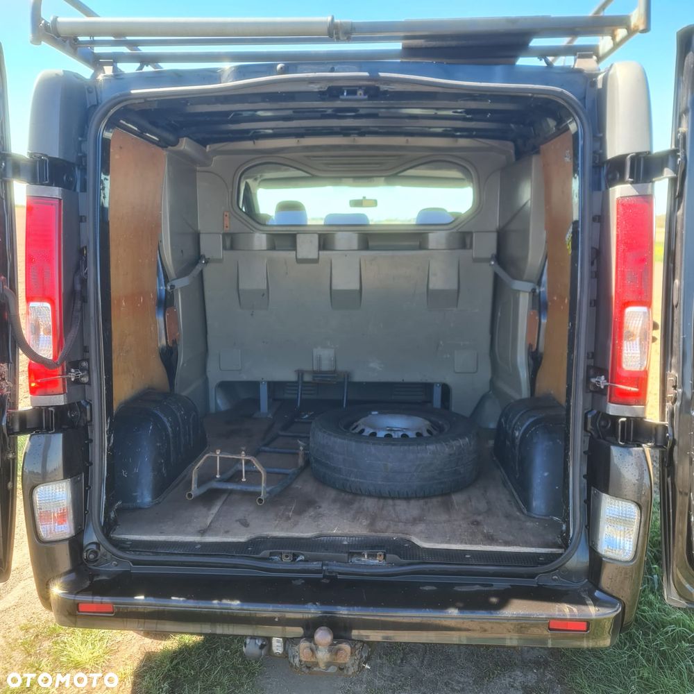 Opel VIVARO 6-OSOBOWY - 9