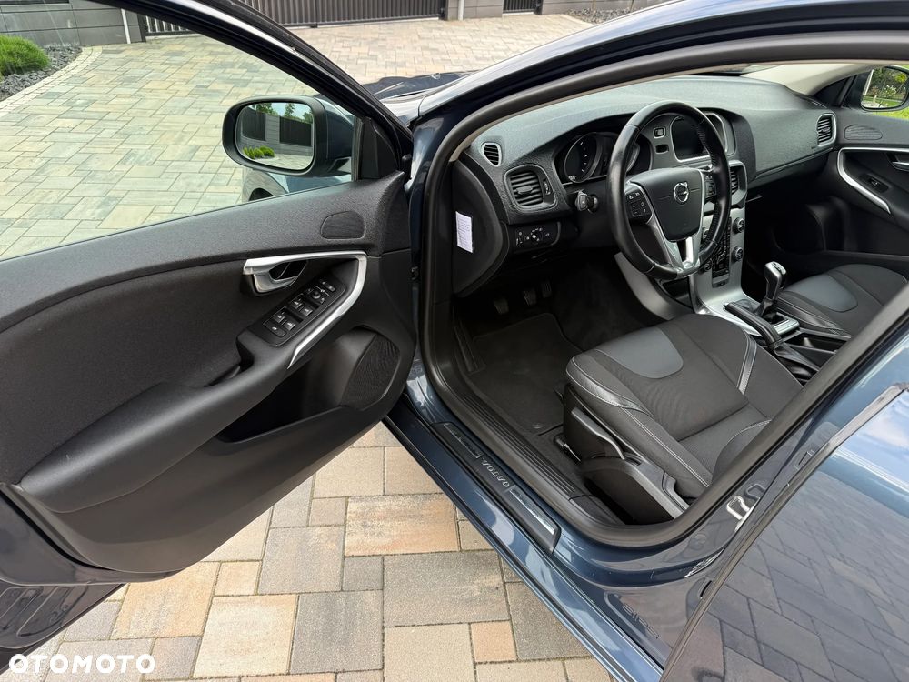 Volvo V40 D2 Summum - 23