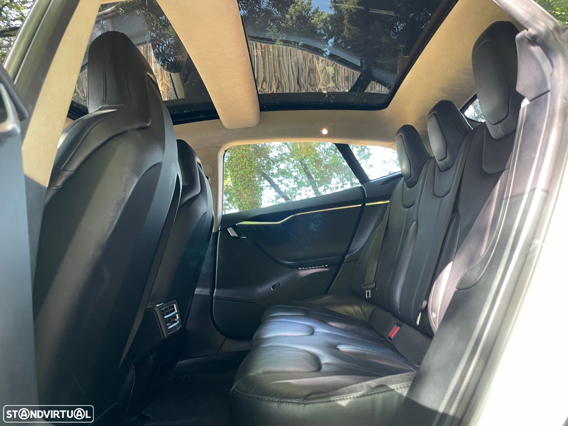 Tesla Model S 90D - 19