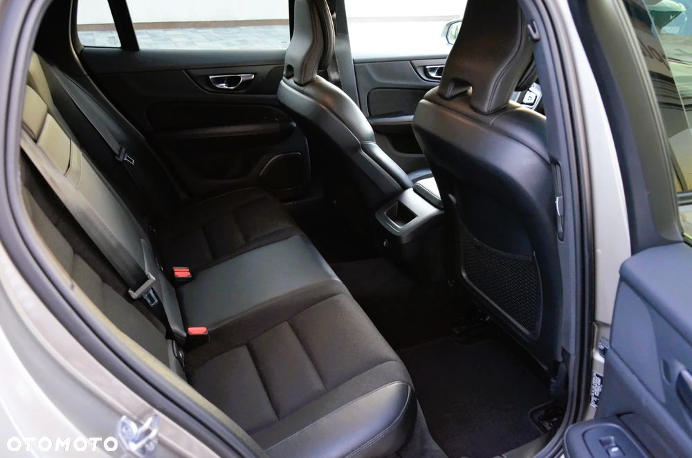 Volvo V60 Cross Country D4 AWD Geartronic Pro - 20