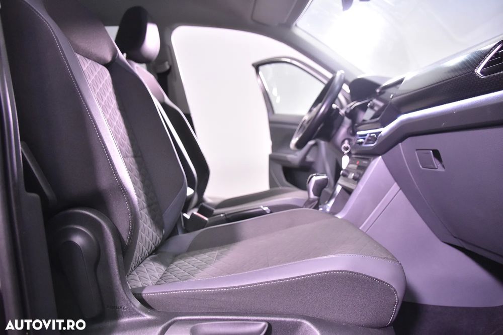 Volkswagen T-Cross - 11