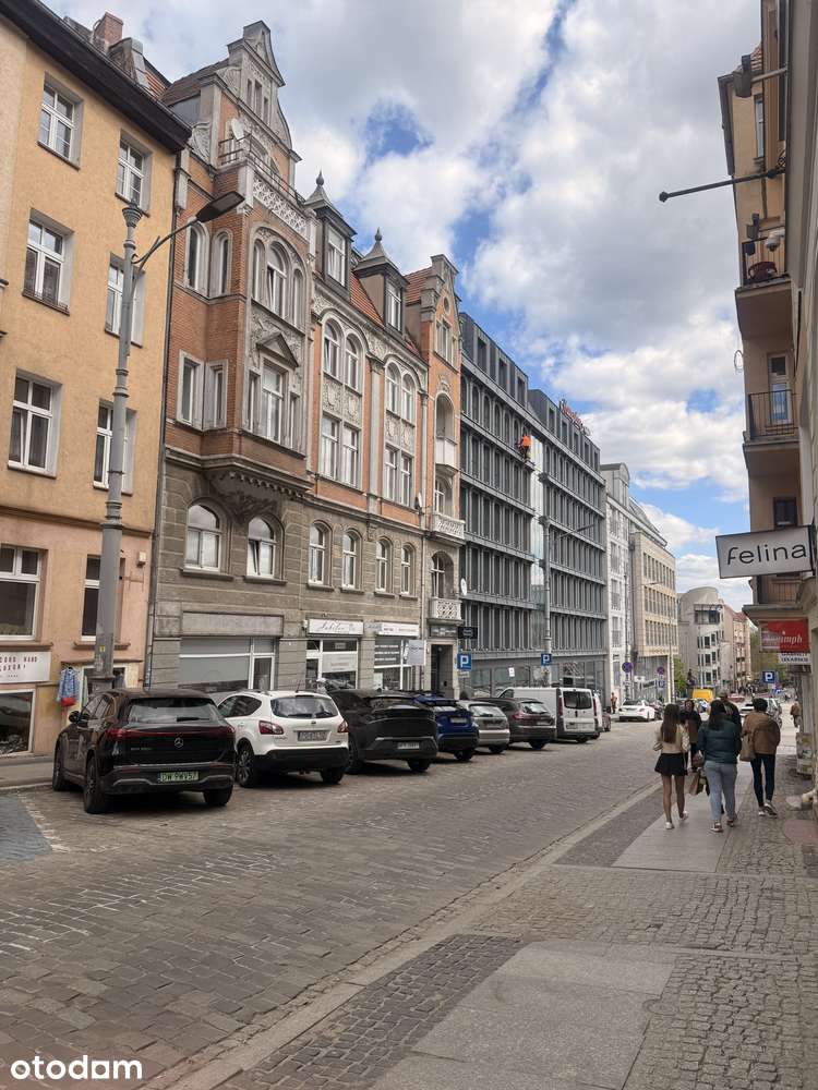 Klimatyczne mieszkanie w ścisłym centrum starego miasta.
