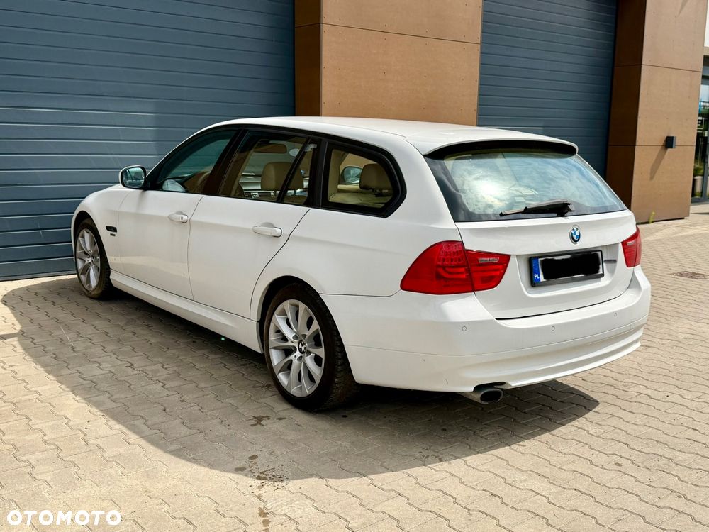 BMW Seria 3 320d xDrive - 4