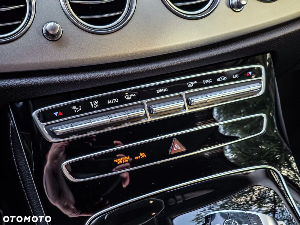 Mercedes-Benz Klasa E 220 d 9G-TRONIC - 27
