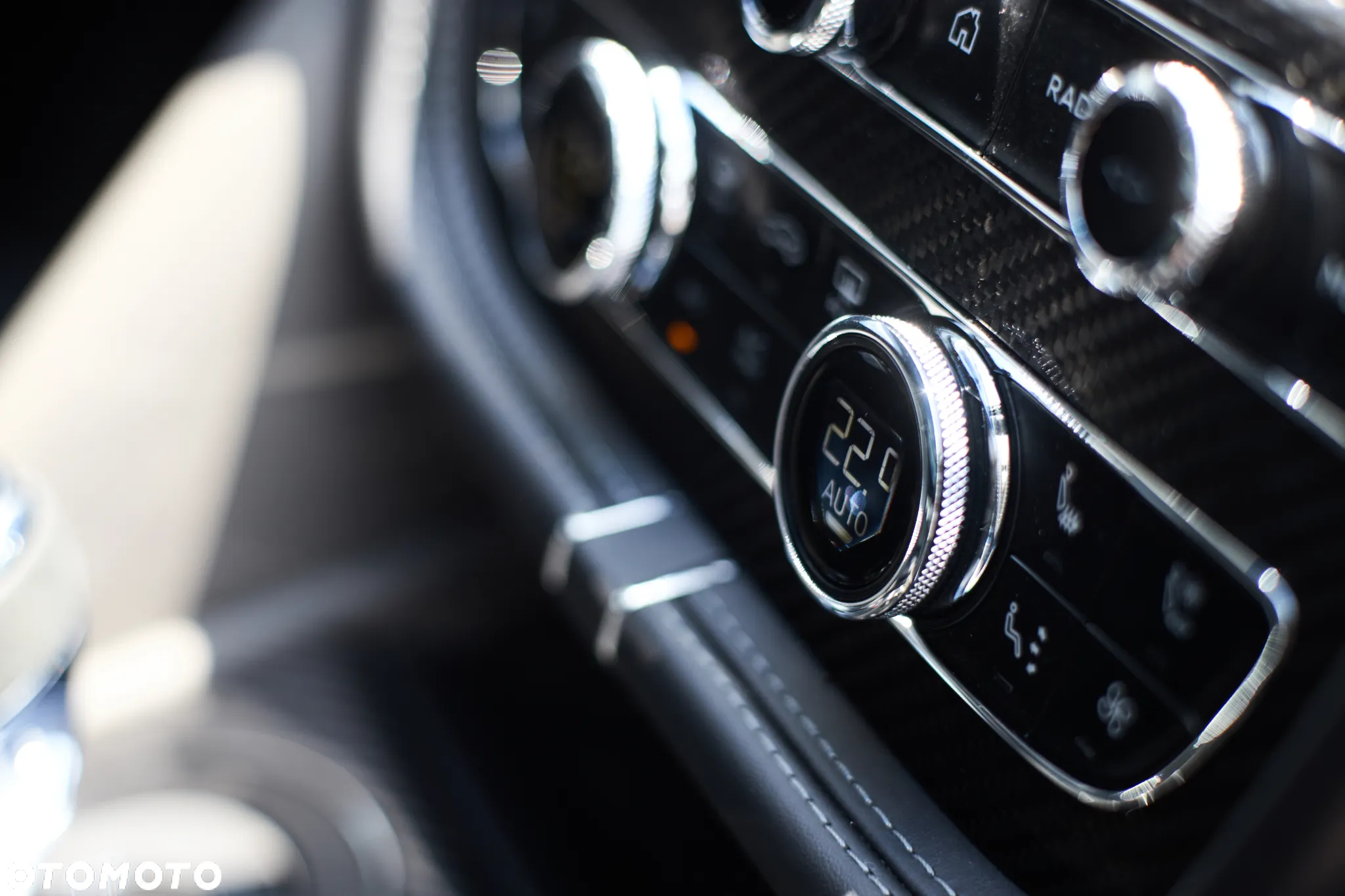 Bentley Bentayga - 13