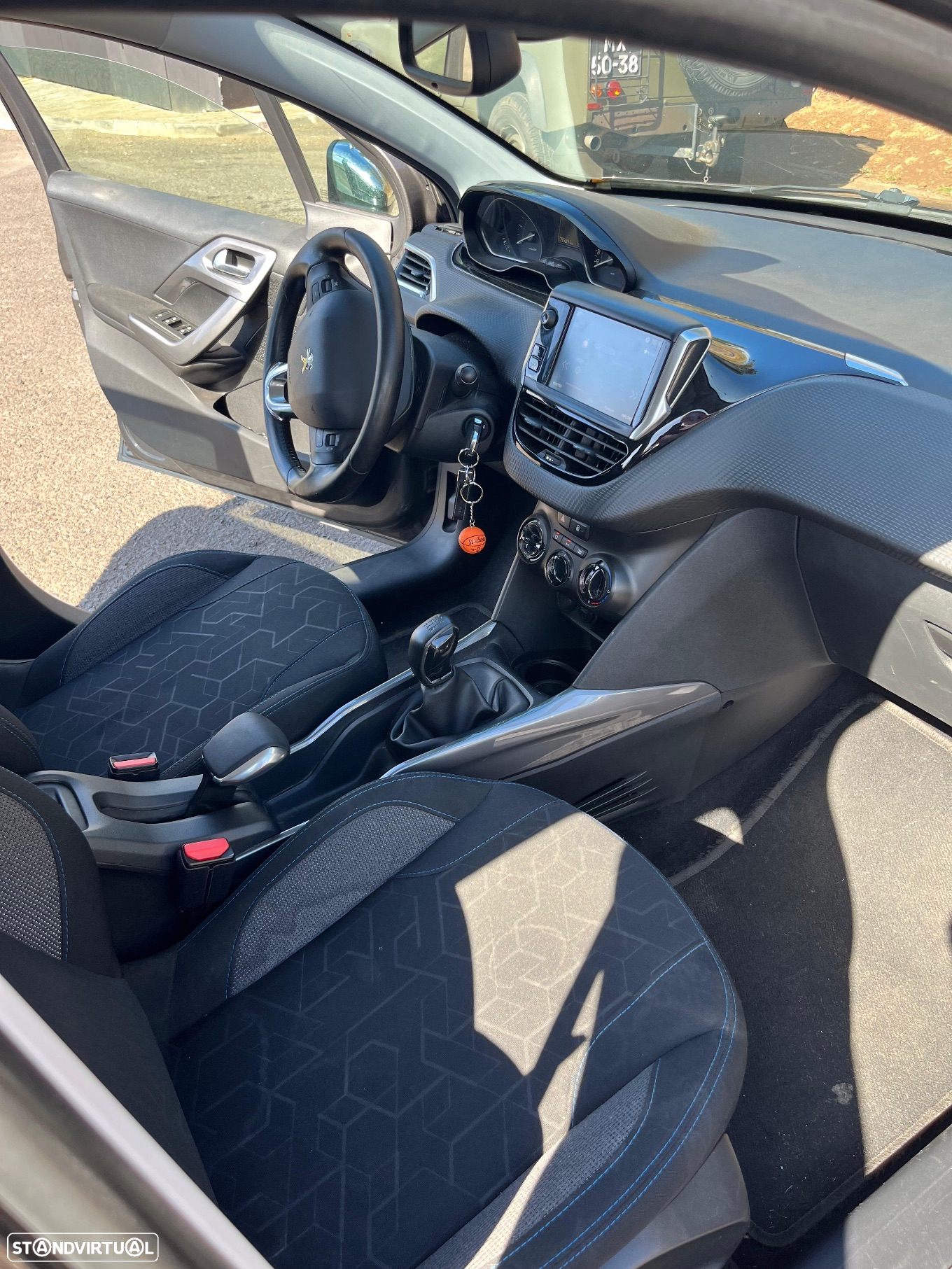 Peugeot 2008 1.6 BlueHDi Allure - 12