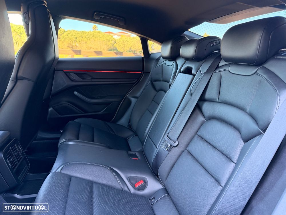 Porsche Taycan 4S - 24