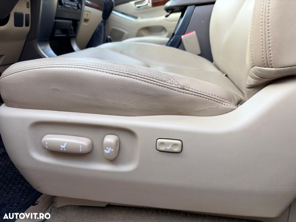 Toyota Land Cruiser 3.0 TD-4D Executive - 10