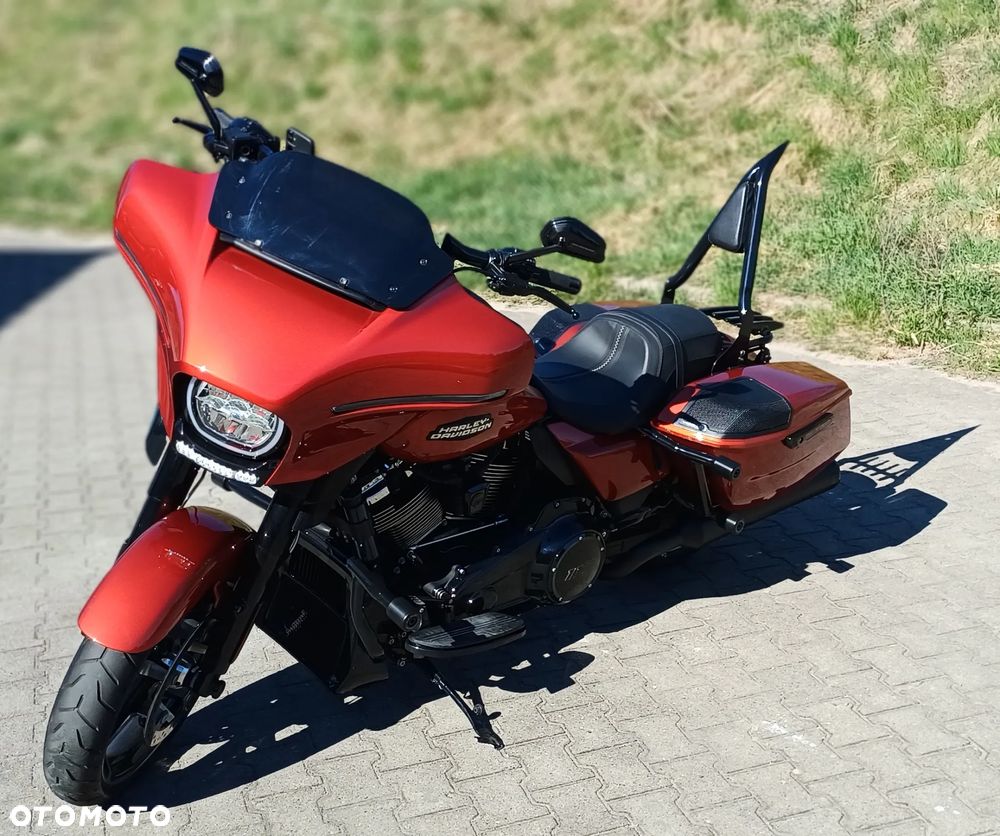Harley-Davidson Touring Street Glide - 16
