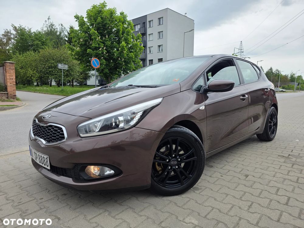 Kia Ceed 1.6 GDI L - 1