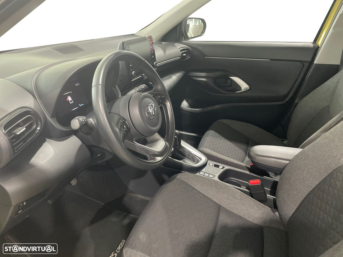 Toyota Yaris Cross - 12