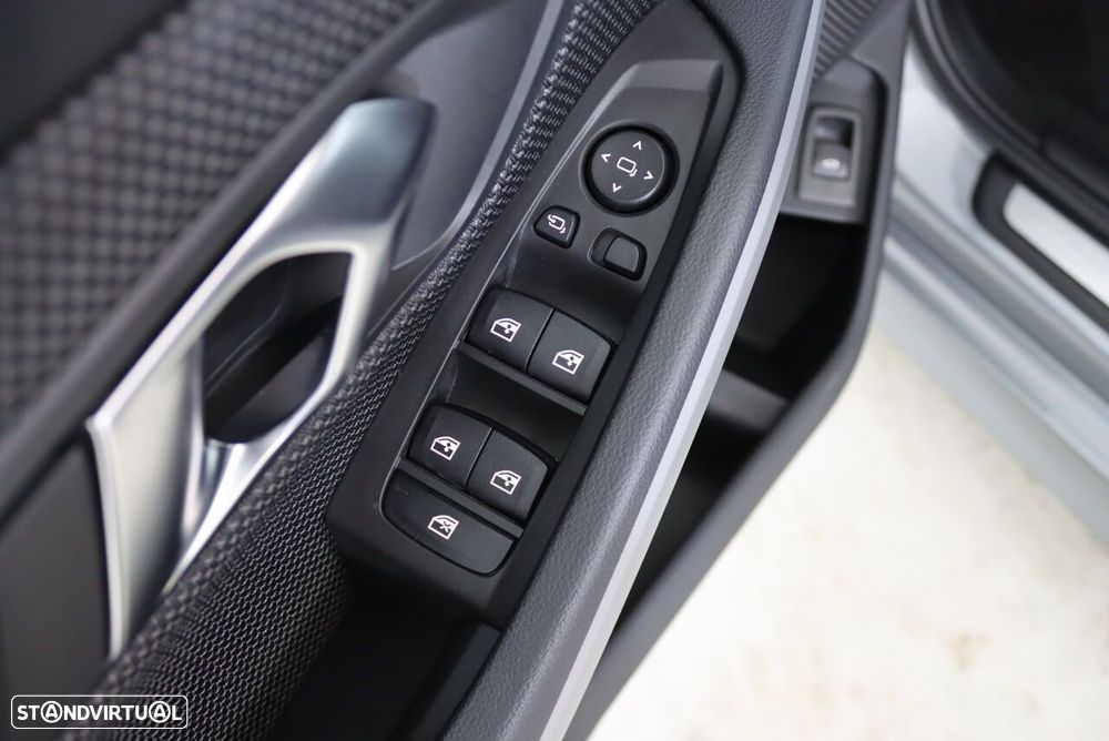 BMW 320 e Corporate Edition Auto - 17