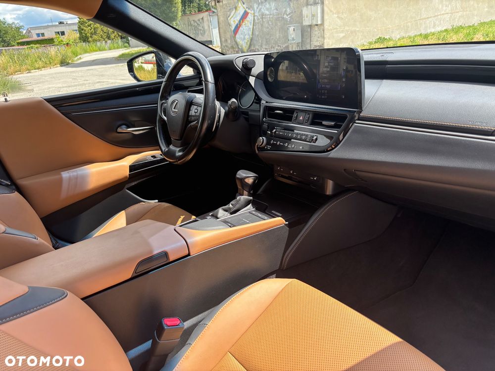 Lexus ES 300h Business Edition - 35