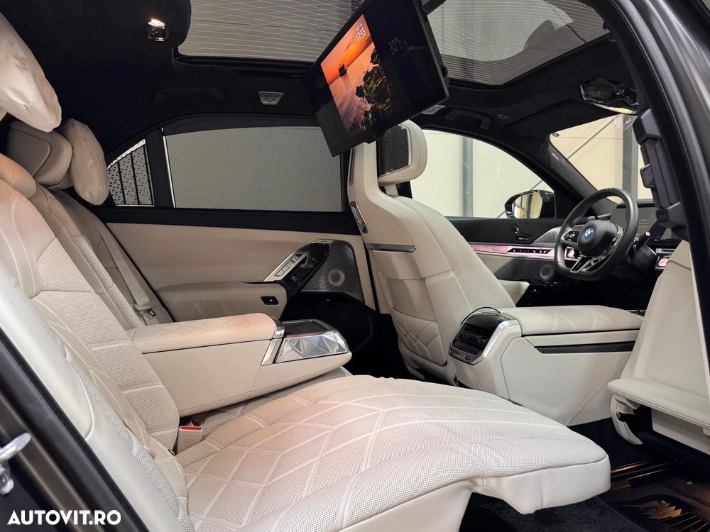 BMW M7 M760e xDrive AT PHEV - 30