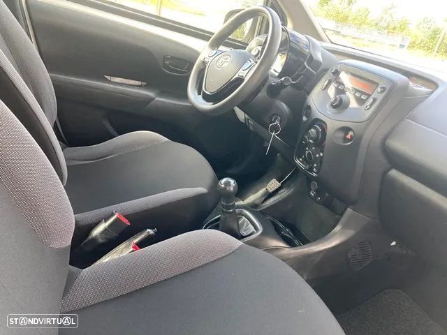 Toyota Aygo 1.0 - 26