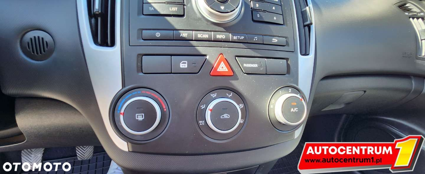 Kia Ceed - 25