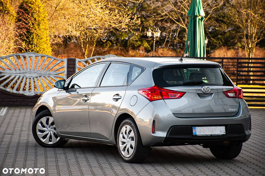 Toyota Auris 1.33 Dual-VVT-i Life - 12