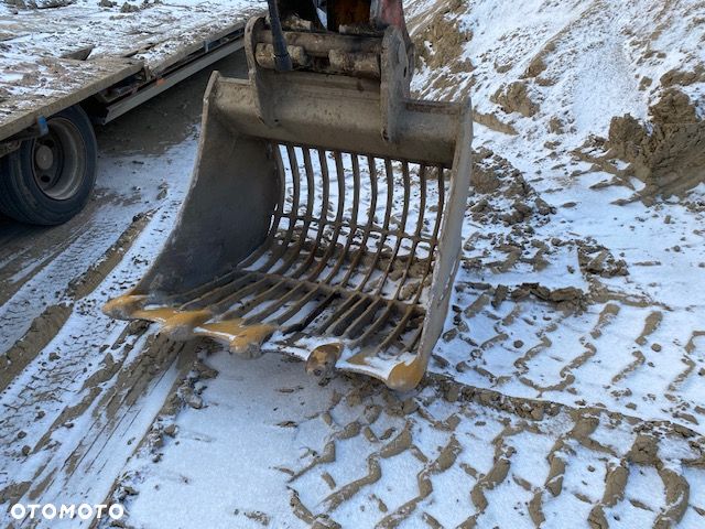 JCB JS260NC - 11