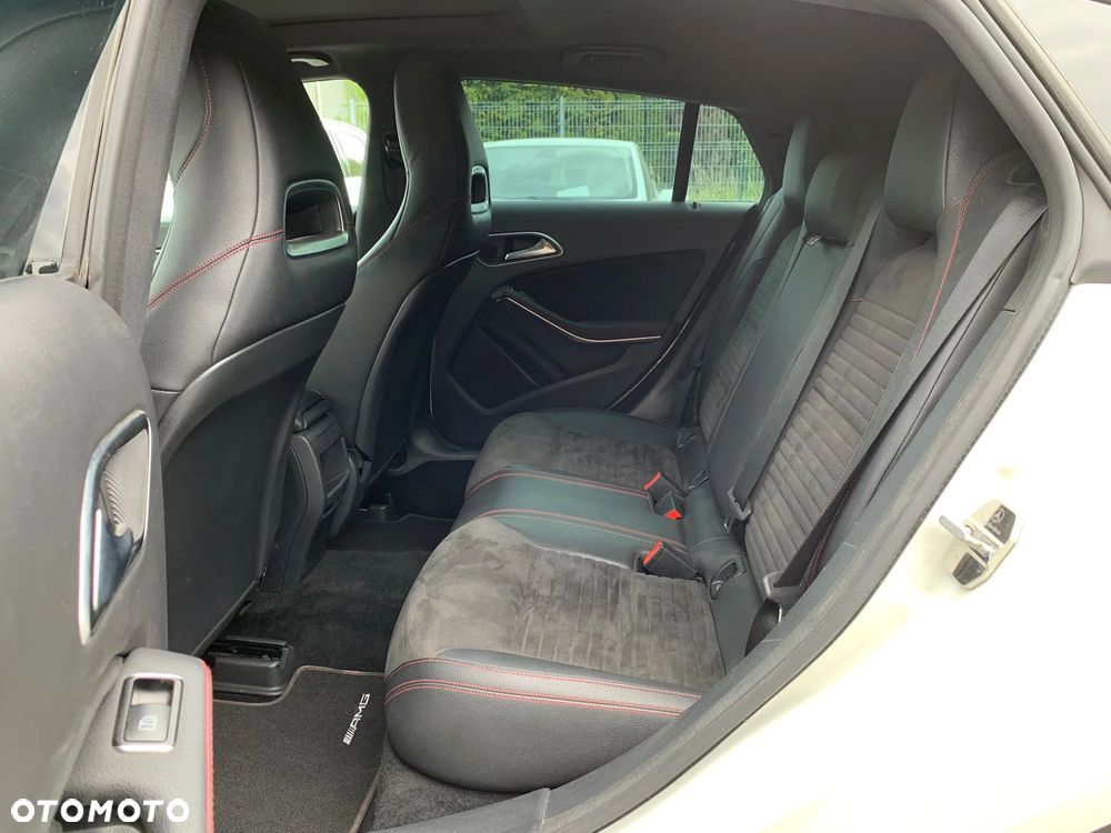 Mercedes-Benz CLA 180 7G-DCT AMG Line - 16