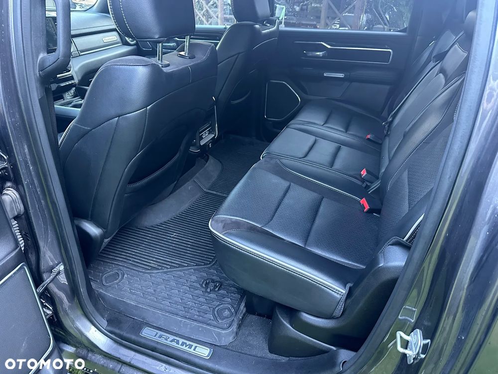 RAM 1500 5.7 Crew Cab Shortbed Laramie Black - 14