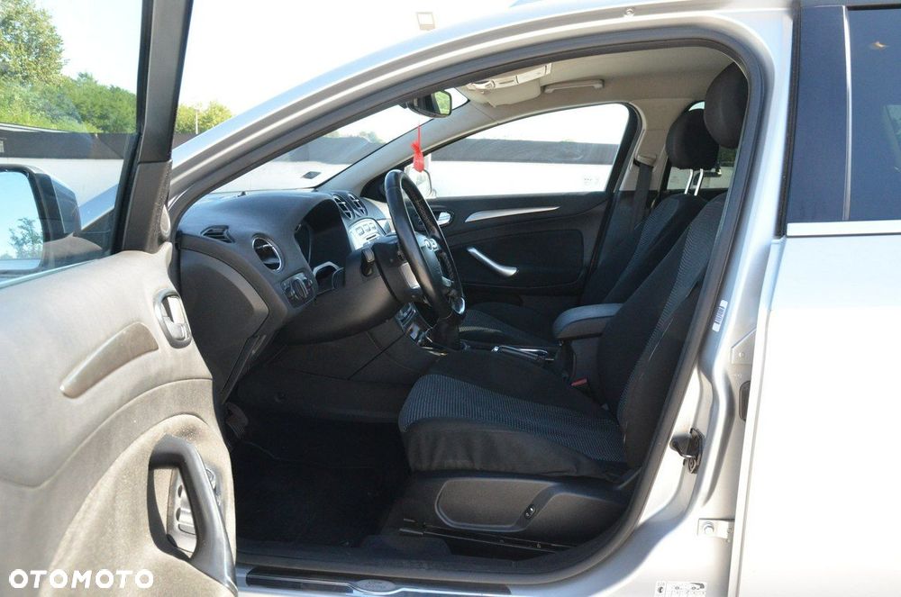 Ford Mondeo - 29