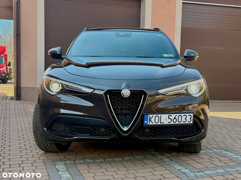 Alfa Romeo Stelvio 2.0 Turbo 16V AT8-Q4 Ti - 18