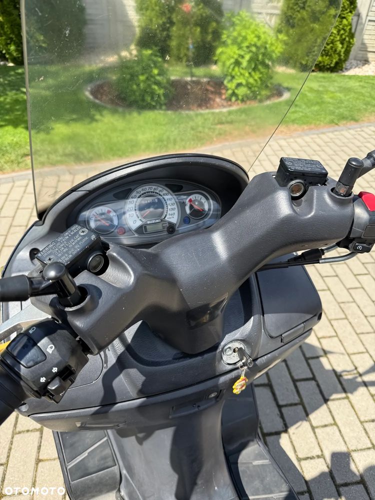 Suzuki Burgman - 4