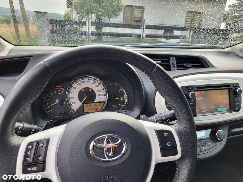 Toyota Yaris - 18