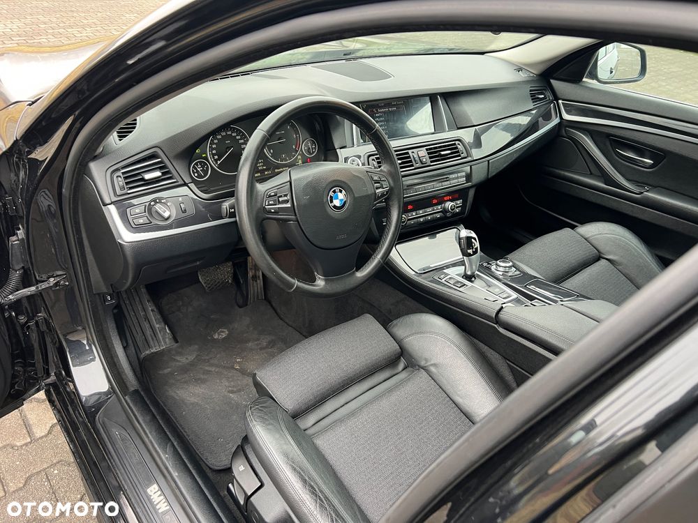 BMW Seria 5 520d - 28
